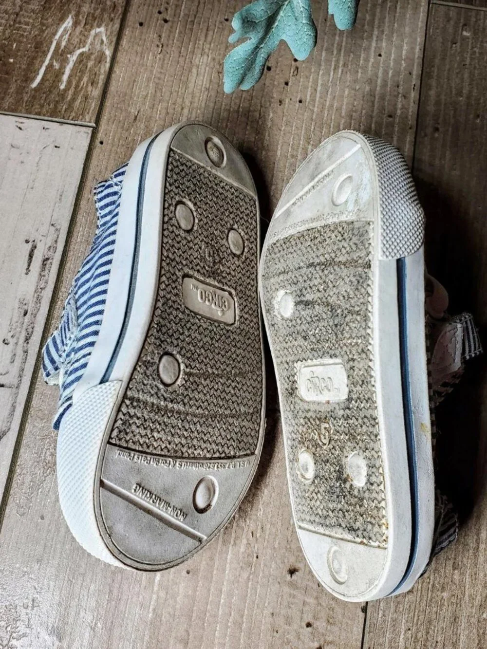 Circo Size 5 Baby Shoes Blue and White Striped Closure Non-Marking GUC